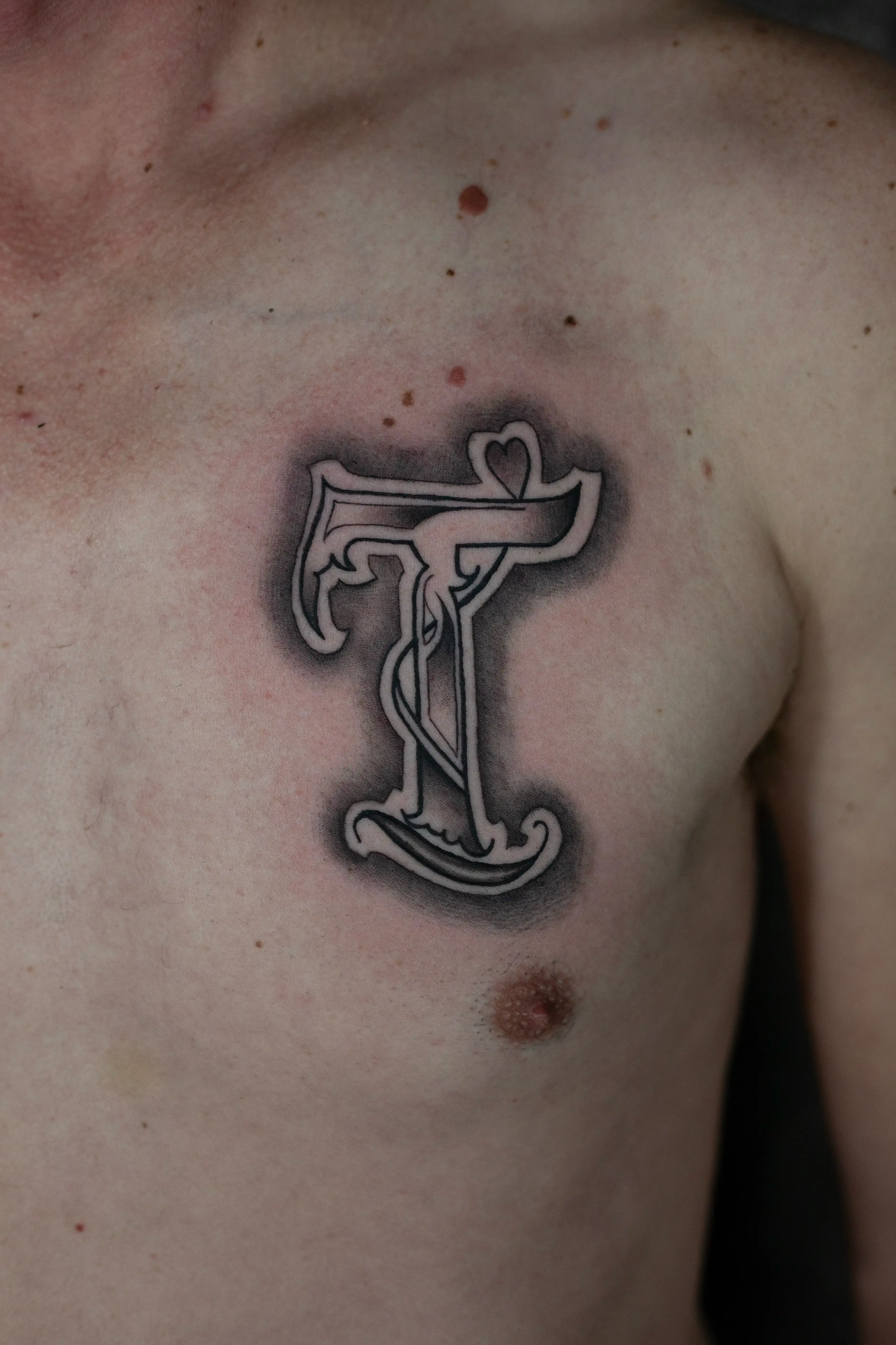 Tetovaža Slovo T - Lettering - Eternal Art Tattoo Studio Loznica